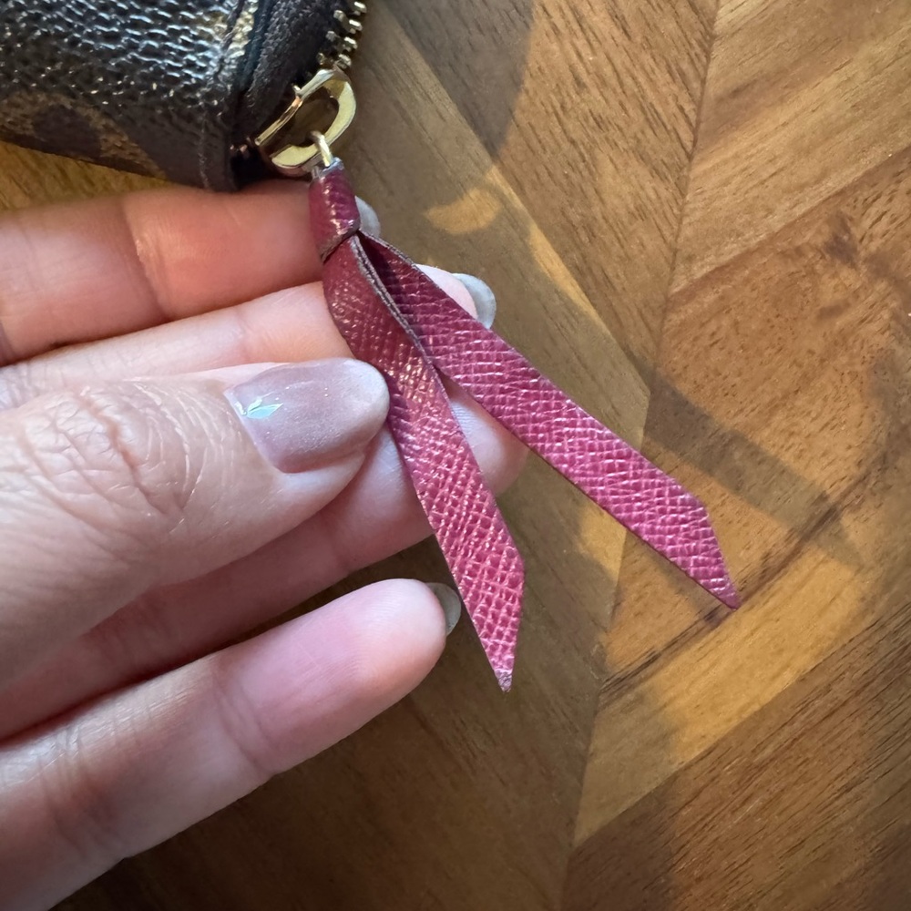 Authentic Louis Vuitton Monogram Clemence Wallet - Fuchsia - Picture 3 of 12
